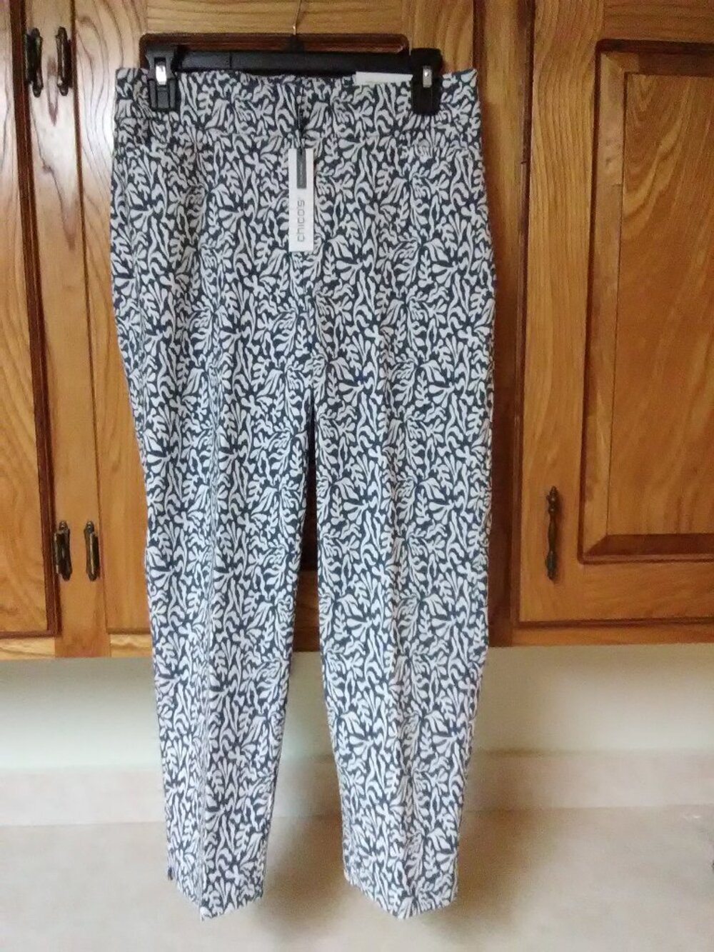 Chicos Island Reef Brigette Crop pants sz 0 ( us sz 4 ) nwt new - soft slate